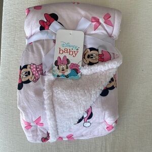 BNWT Disney Minnie Mouse Baby Blanket